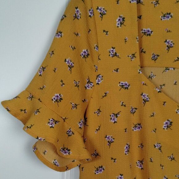 Monteau Womens Top Yellow Floral Ruffle Trim Short Sleeve Peplum Blouse Size M - Picture 3 of 8